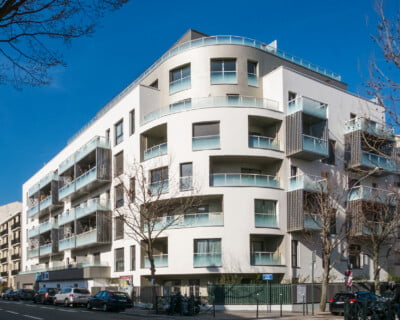 Transformation d’un immeuble de bureaux en 56 logements avec un local commercial et 2 niveaux de parkings en sous-sol